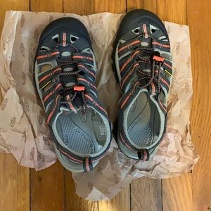NEW without Box KEEN SANDALS size 7